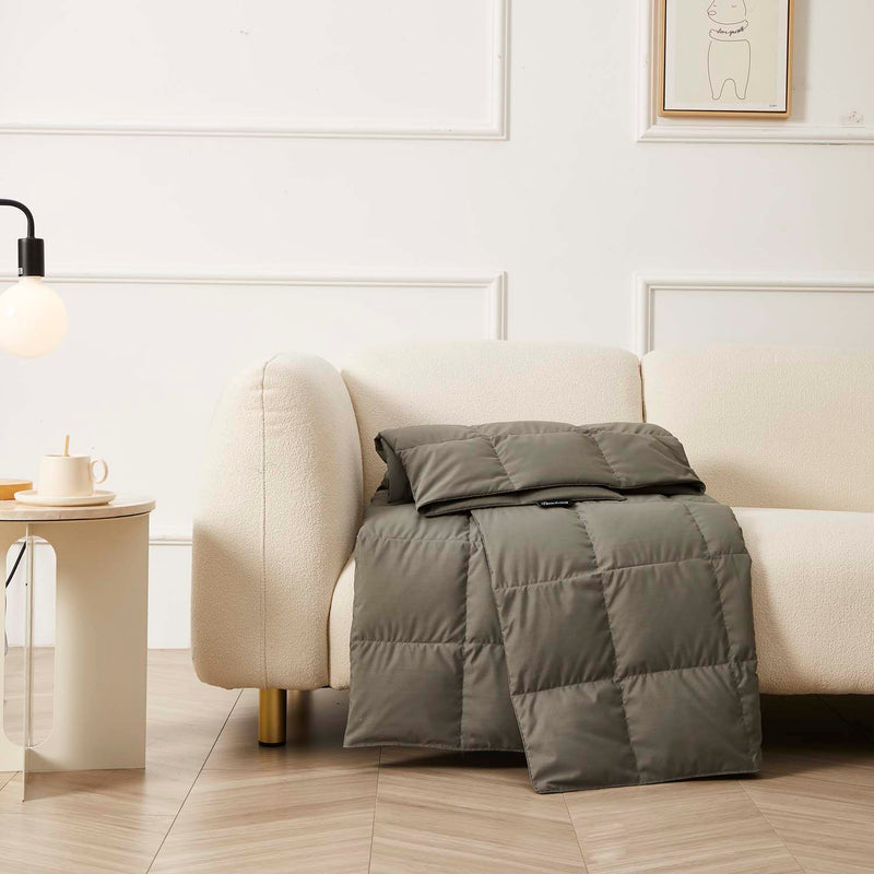 Beautyrest 650 Fill Power Packable Down Throw With Pouch