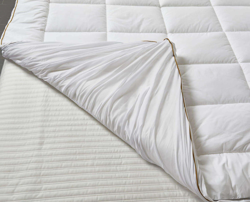 ELLE D…COR Cotton Gusseted Mattress Bed (Topper)CAL KING in White color