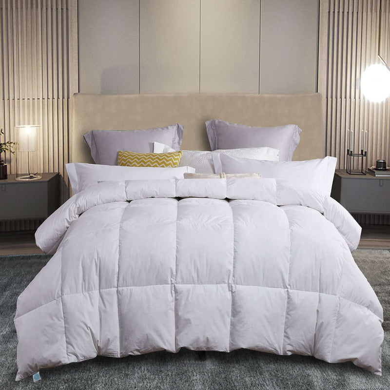 Martha Stewart 240 Thread Count White Feather and Down Comforter