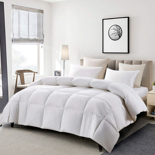 Serta 233 Thread Count White Goose Feather and Down Fiber Comforter